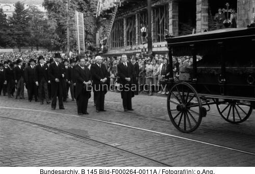Bonn, Theodor Heuss, Trauerzug für Elly Heuss-Knapp
