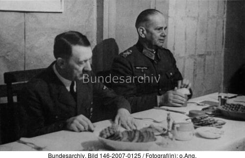 Russland, Hitler und von Reichenau