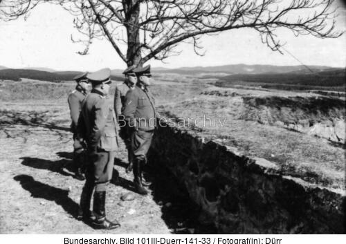 Gottlob Berger mit anderen SS-Männern