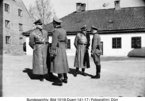 Gottlob Berger mit anderen SS-Männern