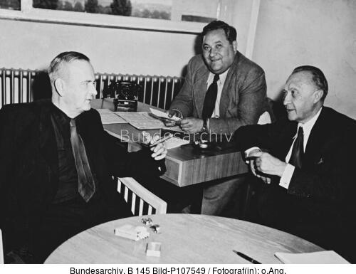 Bonn, Kurt Schumacher und <span class="match">Konrad Adenauer</span>