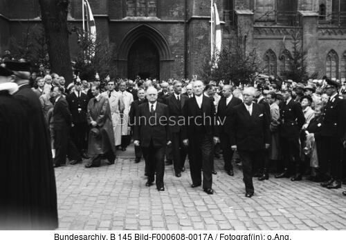 Lübeck, Einweihung der Marienkirche, Adenauer