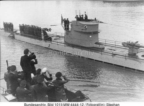 Lorient, Uboot U-504, auslaufend
