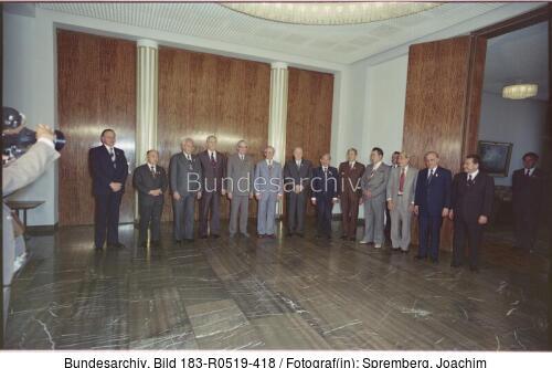 Berlin, IX. SED-Parteitag, Gruppenfoto