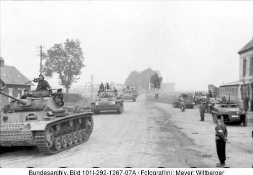 Nordfrankreich, Panzer III und Schützenpanzer