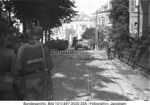 Arnheim, Waffen-SS und Sturmgeschütz