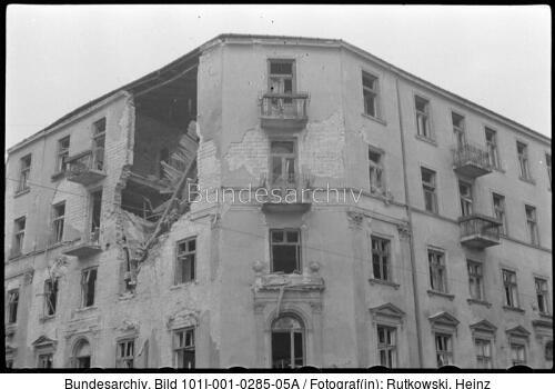Warschau, beschädigtes Gebäude