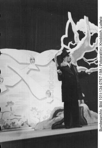 Polen, Ghetto Warschau, Unterhaltungsshow