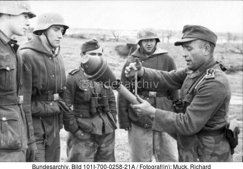 Russland-Nord, Feldwebel mit Panzerfaust