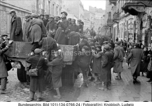 Polen, Ghetto Warschau, Juden auf LKW