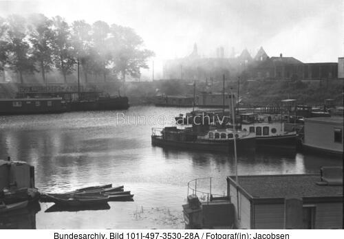Arnheim, Hafen mit kleinen Booten