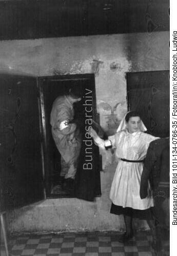 Polen, Ghetto Warschau, Kleiderwechsel (?)