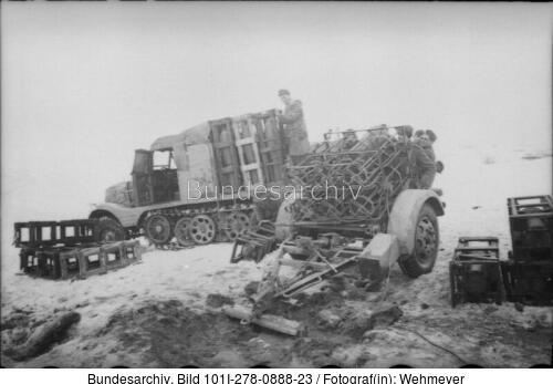 Russland, Zugkraftwagen, Nebelwerfer