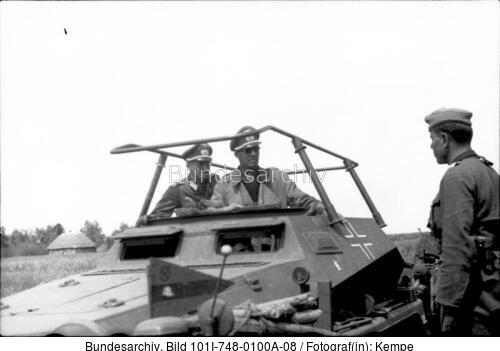 Russland, Offiziere in Schützenpanzer