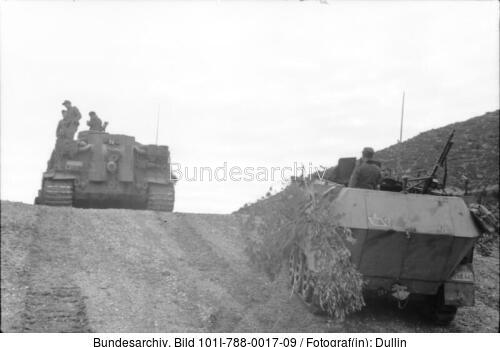 Nordafrika, Panzer VI (Tiger I) und Schützenpanzer