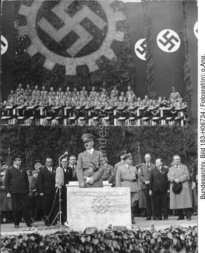 Grundsteinlegung für Werk des KdF-Wagens