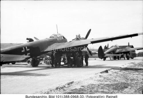 Frankreich, Flugzeug Junkers Ju 88