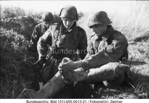 Russland, Soldaten in einem Graben