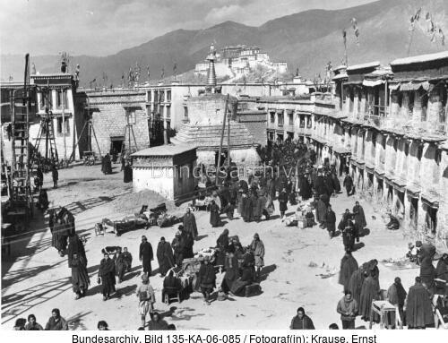 Tibetexpedition, Marktplatz in Lhasa