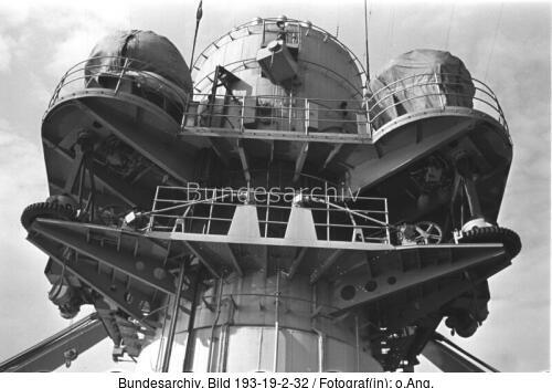 Schlachtschiff Bismarck, Scheinwerfer