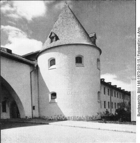 Bad Tölz, SS-Junkerschule, Torgebäude