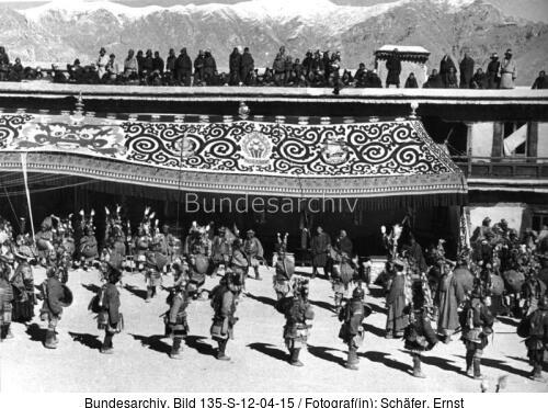Tibetexpedition, Neujahrsfest Potala, Tanz