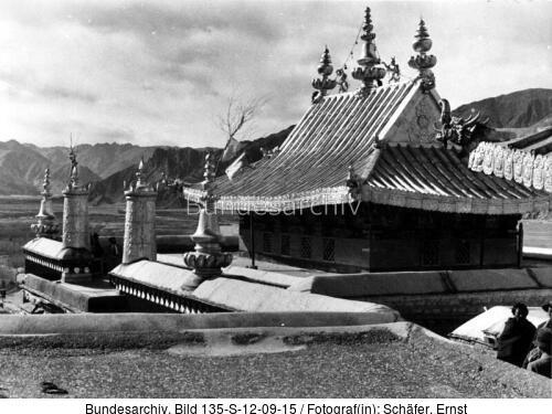 <span class="match">Tibetexpedition</span>, Grabmal des Dalai Lamas