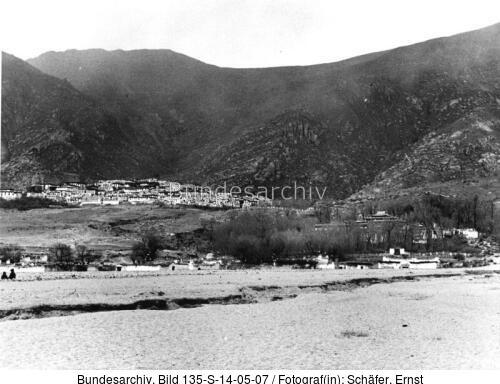 Tibetexpedition, Blick auf Kloster Drepung
