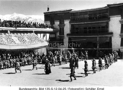 Tibetexpedition, Neujahrsfest Potala, Tanz