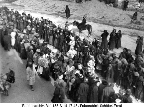 Tibetexpedition, Neujahrsfest Lhasa, Feststraße