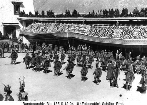 Tibetexpedition, Neujahrsfest Potala, Tanz