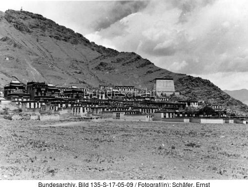 Tibetexpedition, Blick auf Tashi Lhunpo
