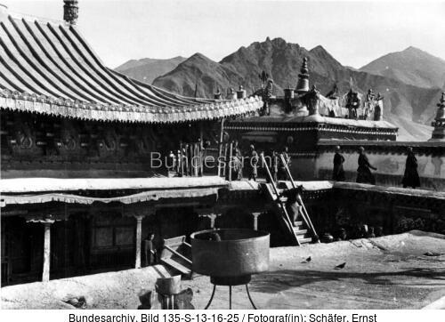Tibetexpedition, Lhasa, Dächer des Stadttempels