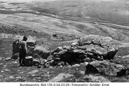 Tibetexpedition, Landschaftsaufnahme mit Person