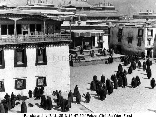 Tibetexpedition, Lhasa, Blick auf Stadttempel