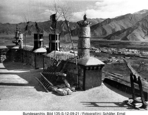 <span class="match">Tibetexpedition</span>, Blick vom Dach des Potala