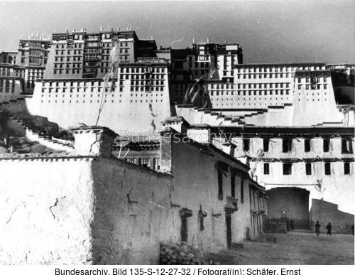 Tibetexpedition, Eingangsportal Potala