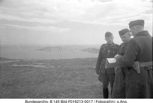 Krim, Feodosija, Hans v. Ahlfen mit Offizieren