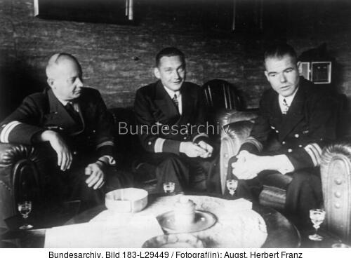 Gustav Forstmann (r), Erich Grundmann (m)