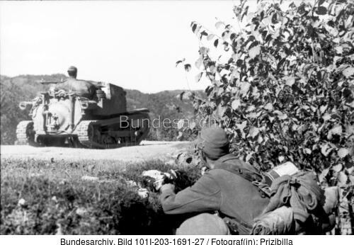 Albanien, deutsche Soldaten, italienische Panzer