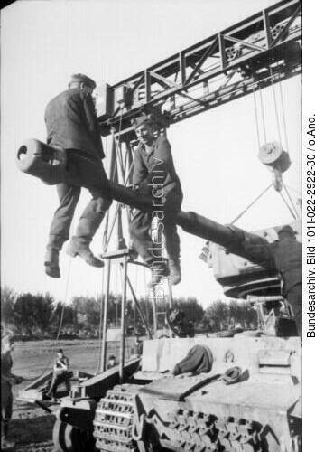 Russland, Reparatur Panzer VI "Tiger I"