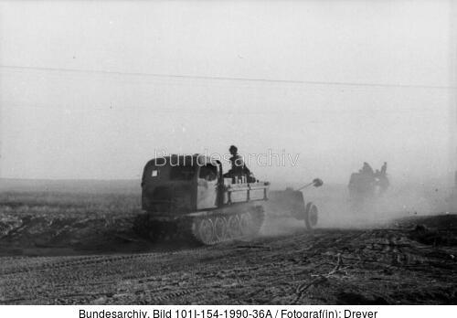 Russland-Mitte, Raupenschlepper Ost