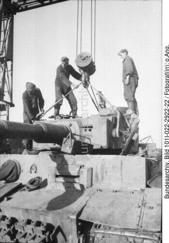 Russland, Reparatur Panzer VI "Tiger I"