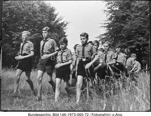 Wandernde Hitlerjungen