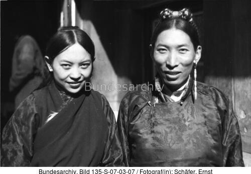 Tibetexpedition, Herr und Frau Dzongpen