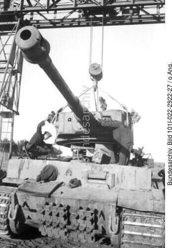 Russland, Reparatur Panzer VI "Tiger I"