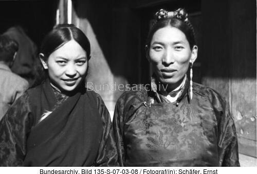 Tibetexpedition, Herr und Frau Dzongpen