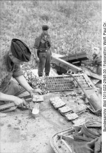 Russland, Verpflegung der Panzersoldaten