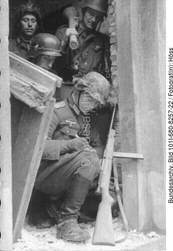 Frankreich, Invasionsfront, Infanterie in Deckung