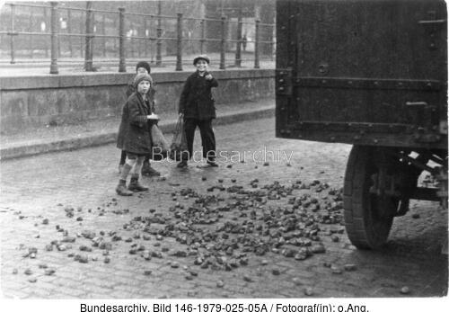 Notzeiten, Kinder beim "Hamstern"